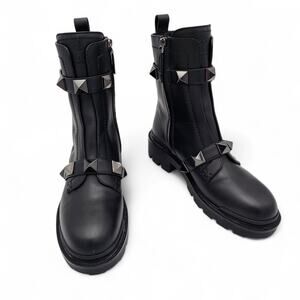 Valentino Garavani Roman Stud Combat Boot Zip Ankle Black Leather Size 39 US 9